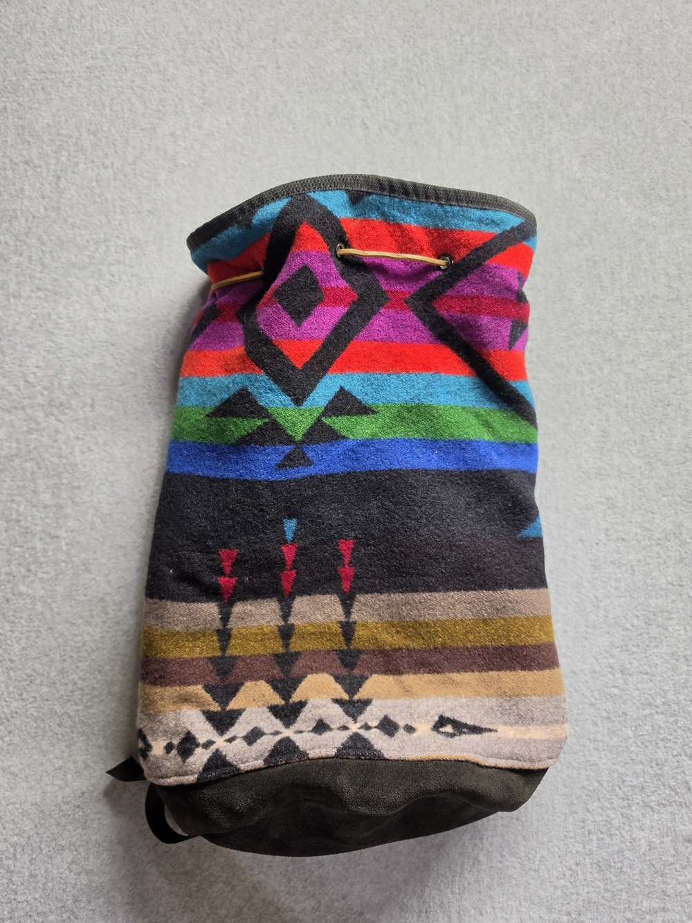 Vintage PENDLETON Aztec Print Wool Leather Drawstring Duffle Slingpack